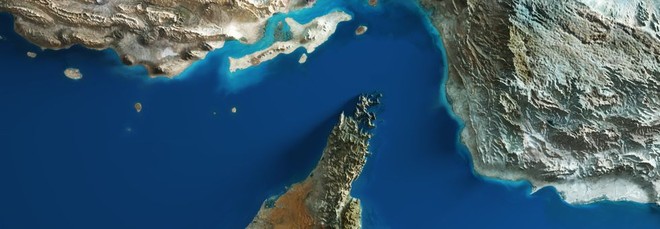 Stretto di Hormuz, camion al posto delle navi: è la soluzione alla crisi?