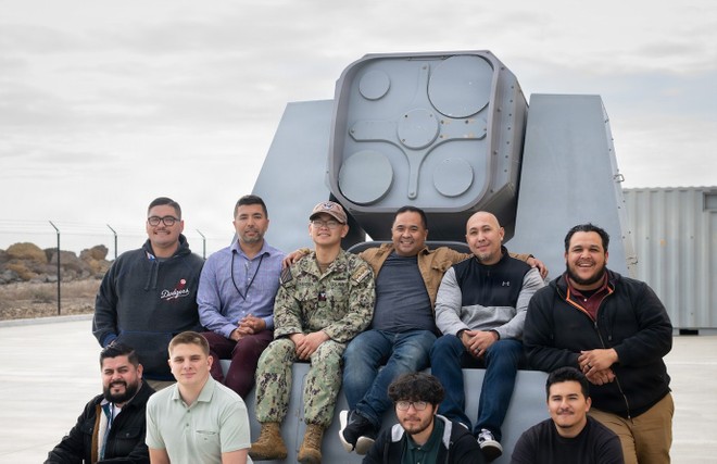 La US Navy addestra i propri marinai a usare i laser anti drone
