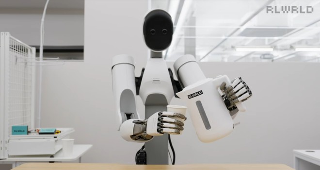 RLDX-1: ora i robot muovono le dita grazie alla memoria | Video