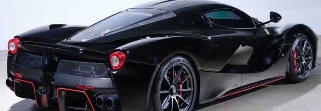 La Ferrari speciale di Felipe Massa finisce all&rsquo;asta: stima vertiginosa