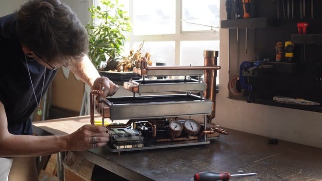 Un super PC gaming raffreddato senza ventole e pompe: risultati sorprendenti