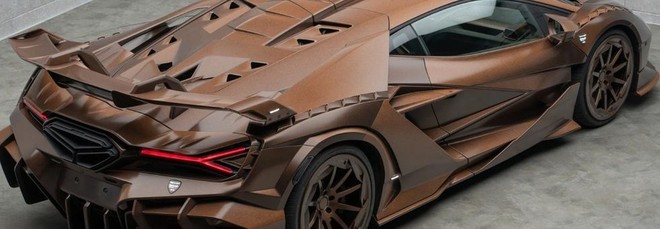 Una Revuelto elaborata da Mansory diventa unica con... l'effetto legno