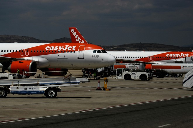 C'è un power bank nel bagaglio in stiva: volo EasyJet costretto ad atterrare a Roma