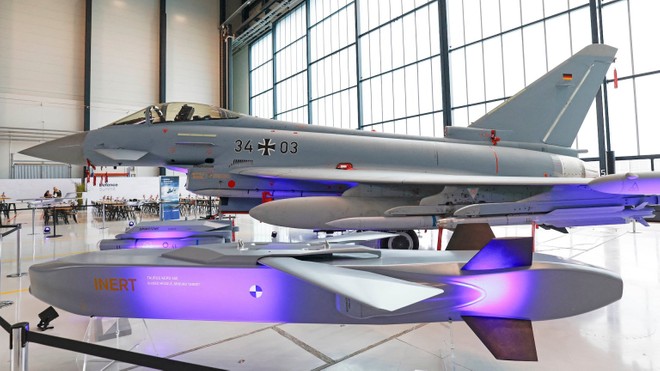 La Germania presenta il nuovo Eurofighter Tranche 4