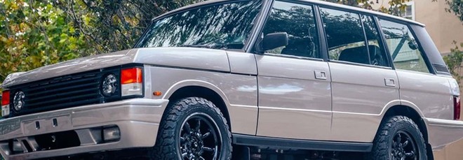 Il restomod della Range Rover che monta un V8 da 800 CV