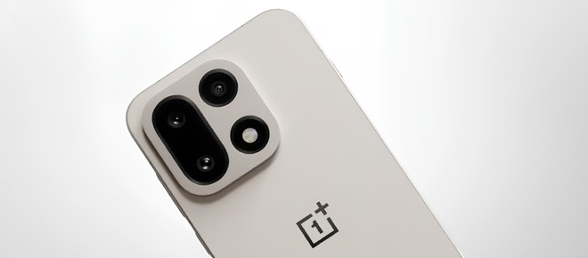 OnePlus 16 punterà forte su display a 185Hz e fotocamera periscopica da 200MP