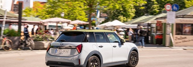 MINI Paul Smith Edition, l'edizione speciale dall'eleganza british