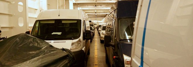 Porto di Palermo, fermato il traffico di auto rubate verso la Tunisia