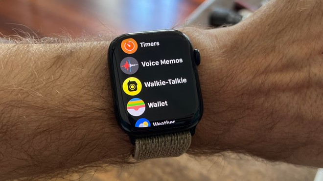 Anteprima: Apple Watch perde Walkie-Talkie: l'app sparisce dalla prima beta di watchOS 27