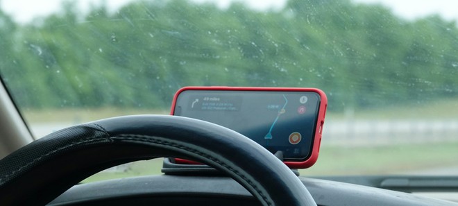 Anteprima: Di giorno aiuta i malati, di notte chi viaggia con Waze: la storia di un Oss sardo