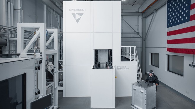 Copertina: Divergent presenta Monolith One, la maxi stampante 3D con 12 laser