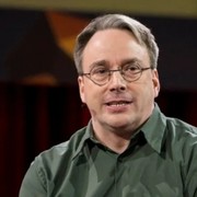 Il creatore di Linux promuove l'AI, ma avverte: nel kernel può creare problemi