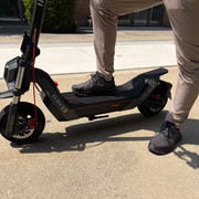 NAVEE NT5 Max VS Segway ZT3 Pro: confronto tra monopattini all terrain