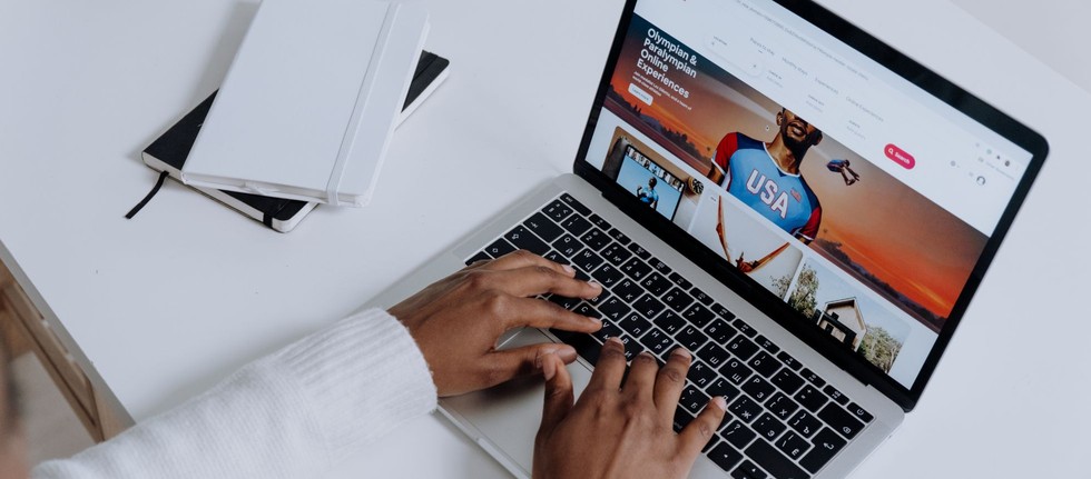 Web hosting, dominio gratuito e strumenti AI da 2,99 €/mese: ecco la ...