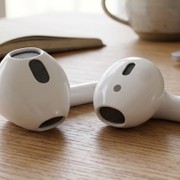AirPods con fotocamera: Apple accelera i tempi con uscita già a settembre?