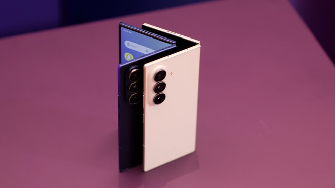 Samsung Galaxy Z Fold 8 Ultra, il prezzo cala ancora: -44% per il pieghevole