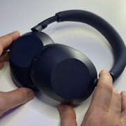 Sony WH-1000XM6, le cuffie che uso a casa e in viaggio: a chi e perché le consig