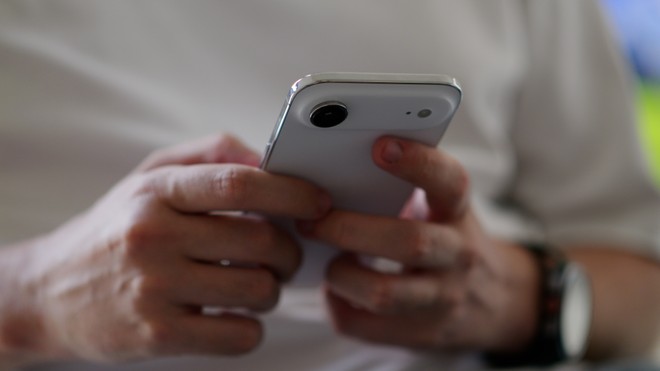 Copertina: iPhone Air 2 potrebbe essere ancora più sottile, ma con una batteria più capiente