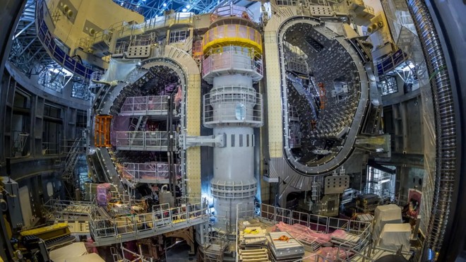 ITER compie un passo avanti: installato il gigantesco modulo da 400 tonnellate