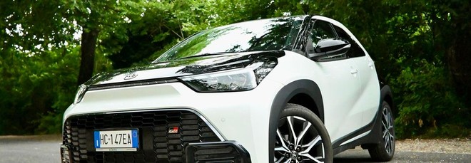 Toyota Aygo X hybrid: la citycar dai CONSUMI INASPETTATI - Video