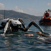 QuadBoat: il robot ispirato ai ragni potrebbe cambiare i soccorsi in mare