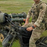 Moto elettriche militari: i parà britannici scelgono una nuova "arma" silenziosa