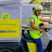 Poste Italiane: debuttano i nuovi tricicli elettrici con battery swap