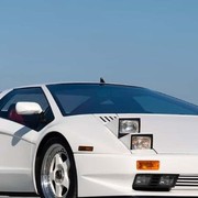Un po' Ferrari, un po' Lamborghini, all'asta la supercar di Giorg