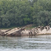 Il Danubio si ritira e riporta alla luce oltre 200 navi naziste affondate