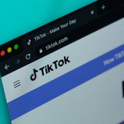 TikTok taglia 250 posti di lavoro e lascia Nashville: i motivi della scelta