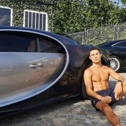 CR7 apre il suo garage sui social: svelati i "giocattoli" da oltre 40 milioni