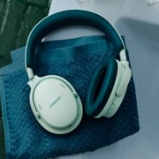 Bose cambia le QuietComfort: più comfort, audio spaziale e nuovi colori
