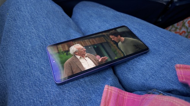 Anteprima: One UI 9 ha una funzione molto utile per chi fa chiamate internazionali