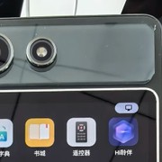 Hisense A10 si mostra dal vivo: com?è lo smartphone eink con LCD rimovibile