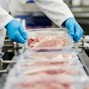 Da domani cambiano gli imballaggi alimentari: l?UE frena gli inquinanti eterni
