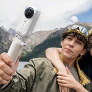 Insta360 X6 ufficiale: 8K a 50 fps, sensori più grandi, lenti sostituibili e tan