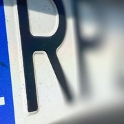 La Polonia pronta a radiare le auto con targhe polacche in Italia: Napoli trema