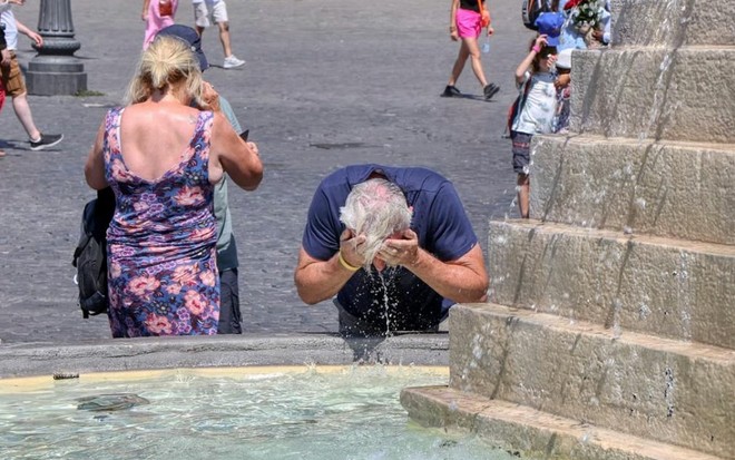 Anteprima: Estate 2026, le foto choc dell'Europa stravolta dal caldo