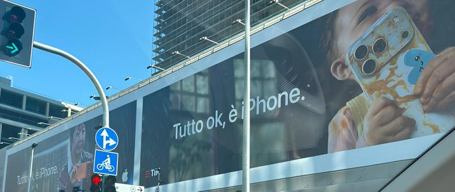 Anteprima: 'Tutto ok, è iPhone': il Codacons presenta un esposto sulla pubblicità con il bambino