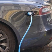 Auto elettriche, appena 362mila in Italia: il piano punta a 4,3 milioni nel 2030