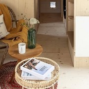 Minuscola ma con tanto di ufficio: questa tiny house sfrutta ogni spazio