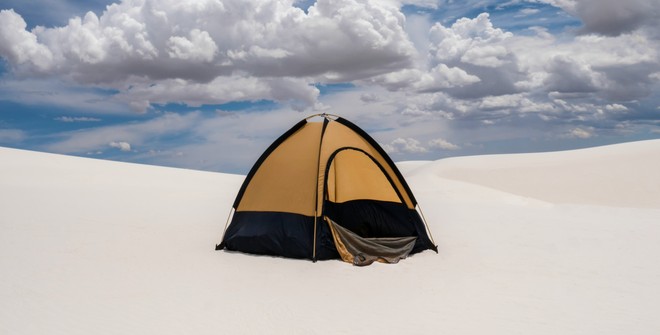 Anteprima: Elettricità gratis: ecco la tenda che produce energia per caricare lo smartphone