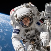 Passeggiata spaziale storica: Sophie Adenot esce dalla ISS | Come seguire