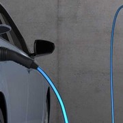 Auto elettriche, spunta un nuovo problema: colpa delle ricariche al mattino