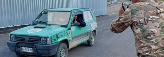Dall&rsquo;Italia al Kazakistan in una FIAT Panda di quasi 30 anni: avventura epica