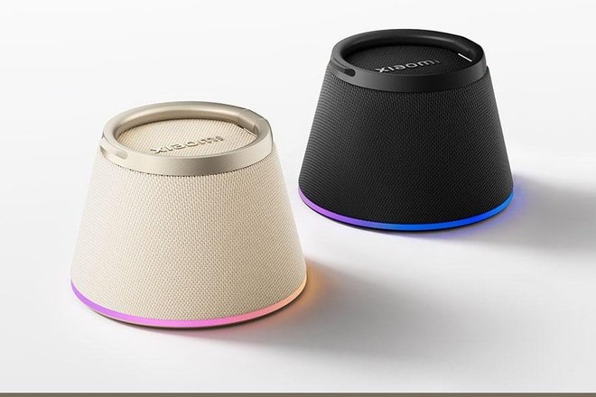 Anteprima: Nuovo mini speaker Xiaomi: si attacca allo smartphone e diventa uno stand