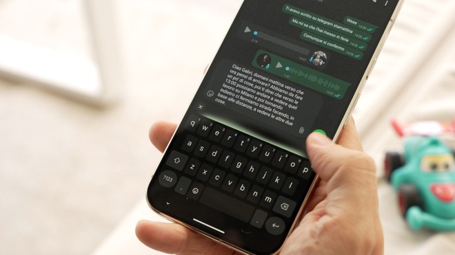 Copertina: Gboard legge tra le righe sui Pixel 11: l'AI di Gemini suggerisce le risposte
