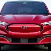 La Mustang si evolve in una berlina a quattro porte? Emerge un indizio important