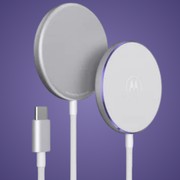Motorola sta per lanciare un caricabatterie wireless magnetico: ecco Moto Snap