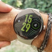Recensione Pixel Watch 5: piacevole da usare e indossare ma ha due limiti | Vide